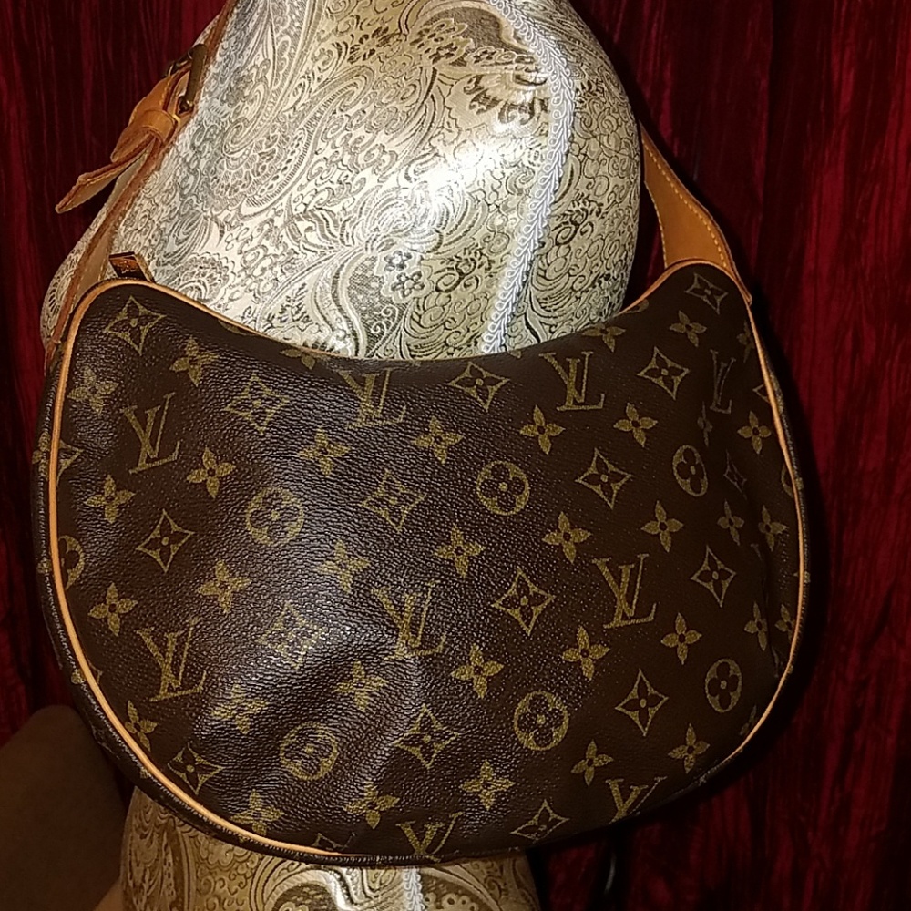 ✔💯% AUTHENTIC LOUIS VUITTON BAG